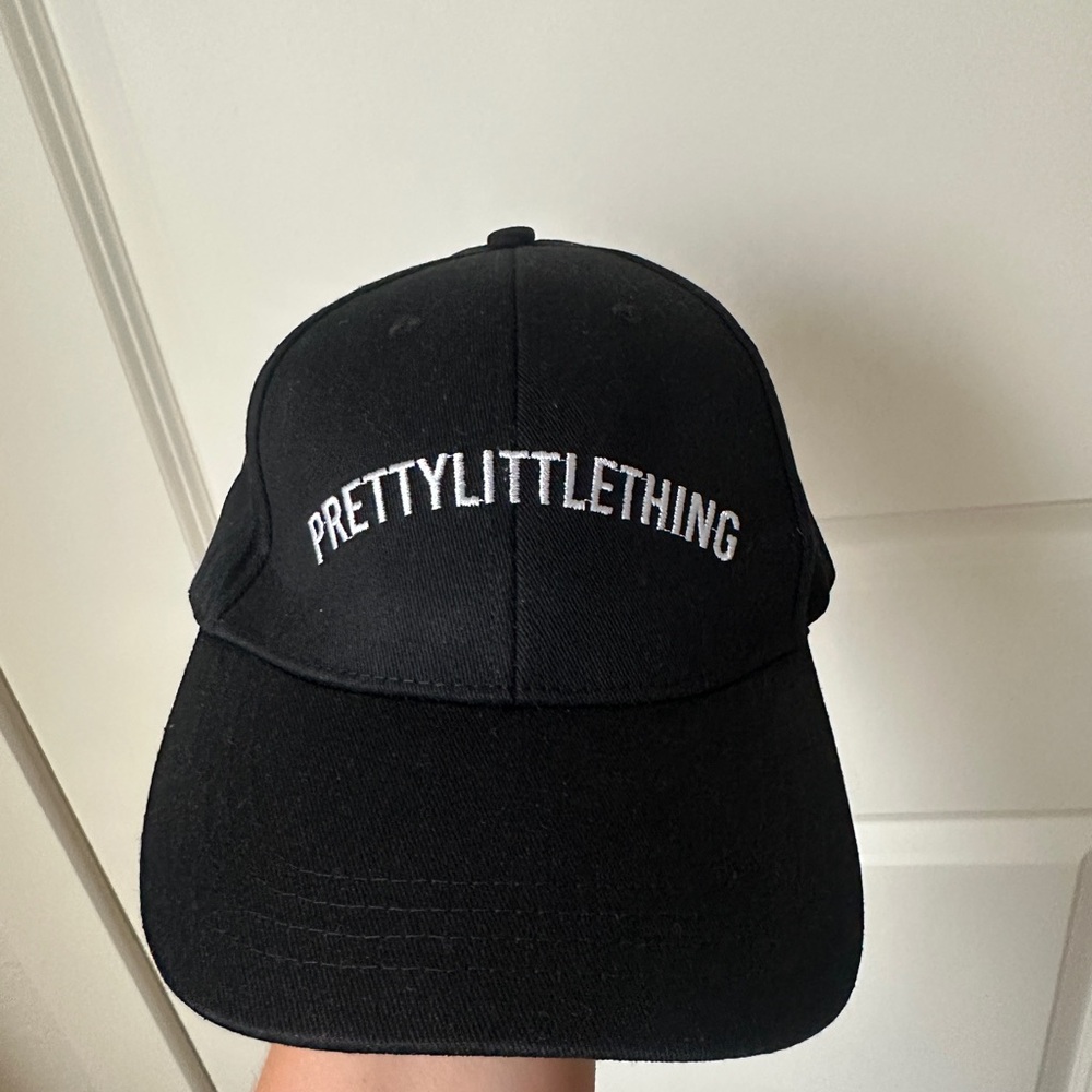 PrettyLittleThing Classic Black Cap